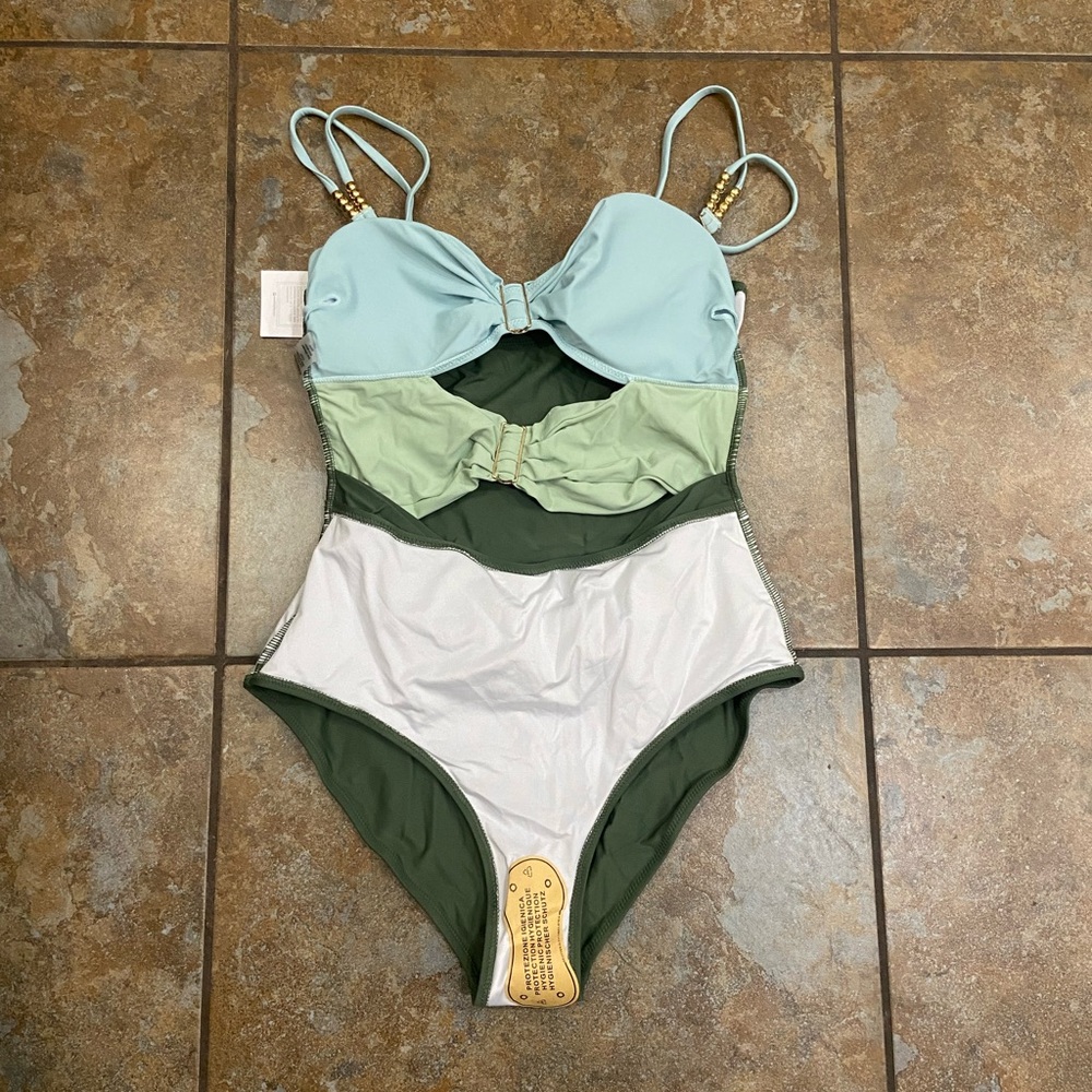 NWT B2prity Medium Swimsuit - Picture 4 of 6
